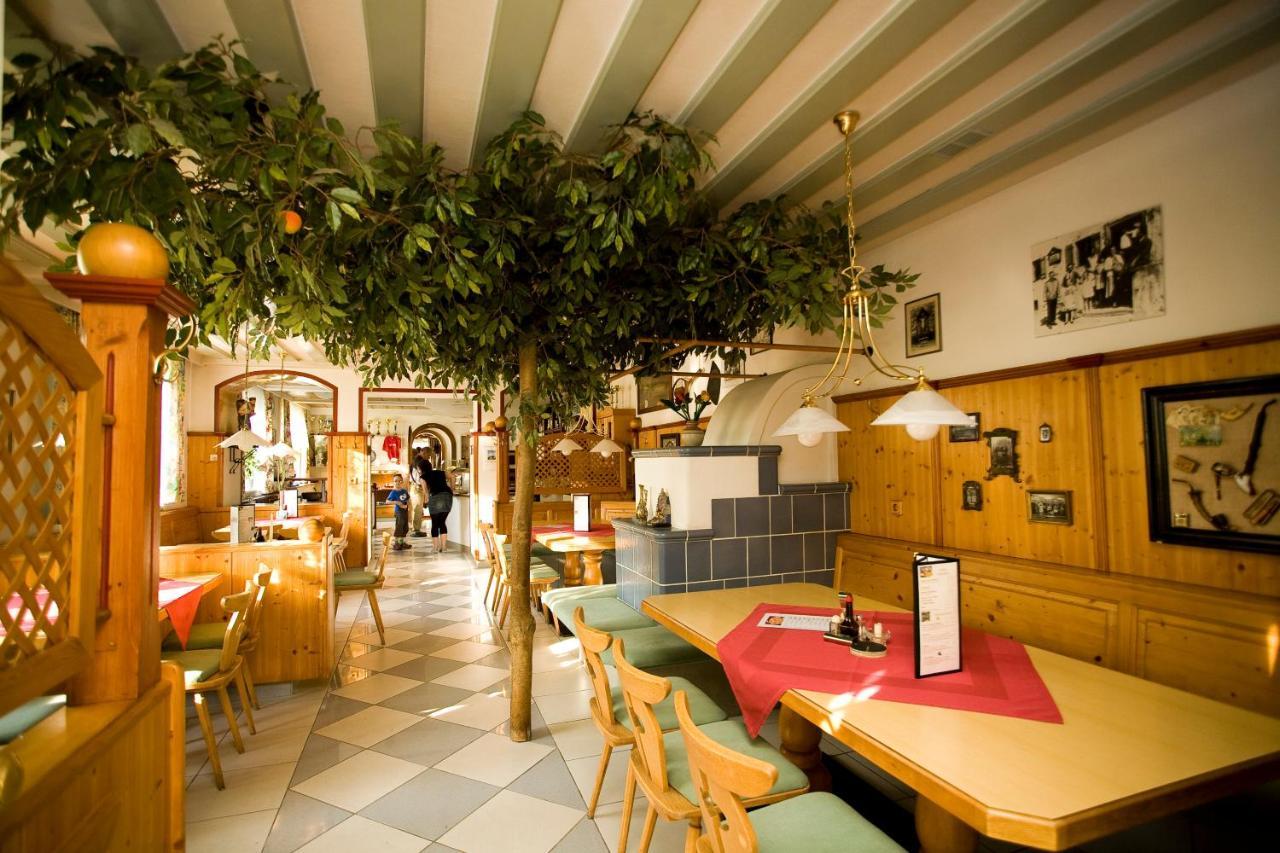 Rosslwirt-Rast Bed & Breakfast Strass im Attergau Exterior photo