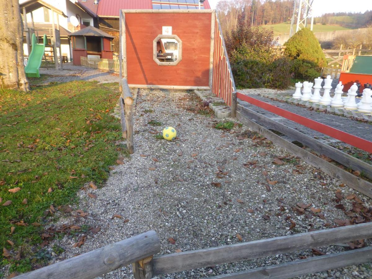 Rosslwirt-Rast Bed & Breakfast Strass im Attergau Exterior photo