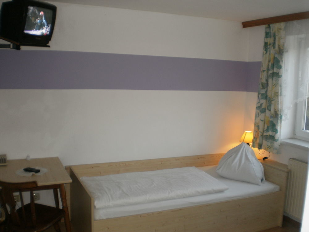 Rosslwirt-Rast Bed & Breakfast Strass im Attergau Exterior photo