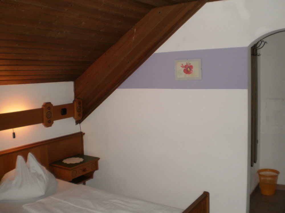 Rosslwirt-Rast Bed & Breakfast Strass im Attergau Exterior photo